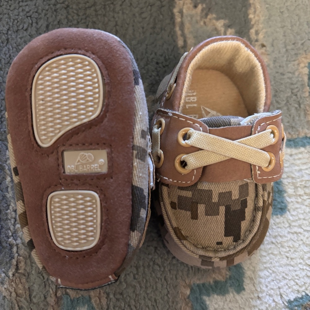 Camo infant shoes
